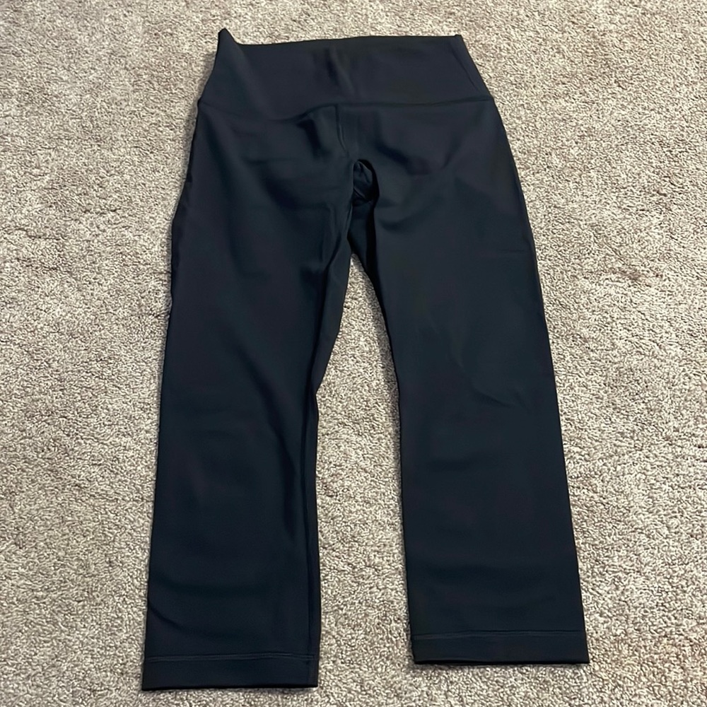 LuLuLemon Wunder Train High Rise Crop